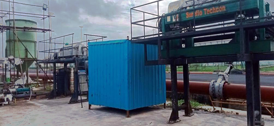 Skid-mounted train · refinery Skid-mounted train · refinery